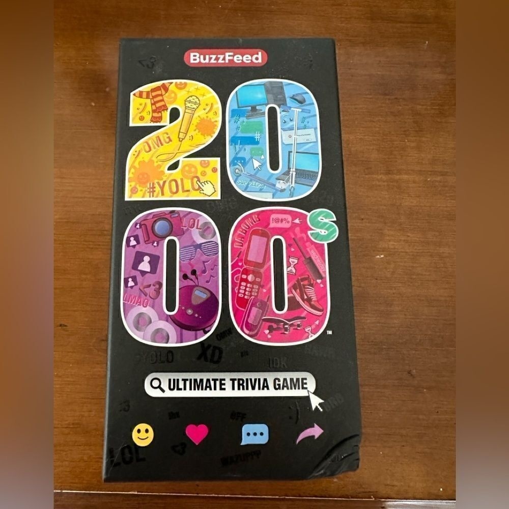 Buffalo Games - 2000's Ultimate Trivia‎ - BuzzFeed NWT